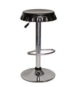 1 x Tabouret de bar Siège en noir du look « bouchon couronne » avec repose-pieds 1 x Tabouret de bar Siège en noir du look « bouchon couronne » avec repose-pieds 4