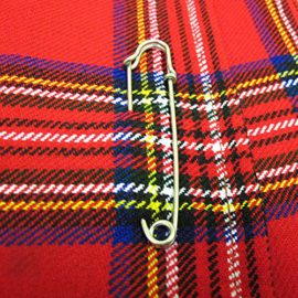 Mini kilt/jupe pour femme -tartan/écossais – Royal Stewart – 42 cm (longueur) Mini kilt/jupe pour femme -tartan/écossais – Royal Stewart – 42 cm (longueur) 4