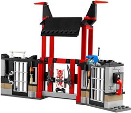 Lego-Ninjago-70591-Jeu-de-Construction-LEvasion-de-la-Prison-de-Kryptarium-0-1