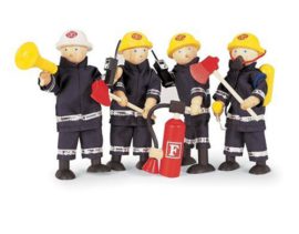 Pintoy-Jouet-en-Bois-4-pompiers-accessoires-0