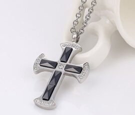 Cadeau Fête des Mères LORELYS Cadeau d’amour Homme Femme Collier Pendentif Croix Religieuse – Lumière et Protection – Acier inoxydable et Céramique Noir Incrusté De Zircons – Chaîne Offerte Cadeau Fête des Mères LORELYS Cadeau d’amour Homme Femme Collier Pendentif Croix Religieuse – Lumière et Protection – Acier inoxydable et Céramique Noir Incrusté De Zircons – Chaîne Offerte 4