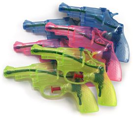 Eau Guns Jeu de 6 en trois couleurs transparentes – le plaisir arrosée de fête pour tous les âges !!! Eau Guns Jeu de 6 en trois couleurs transparentes – le plaisir arrosée de fête pour tous les âges !!!