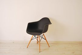 HNN Trading – Chaise en Plastique Inspiration DAW Eames HNN Trading – Chaise en Plastique Inspiration DAW Eames