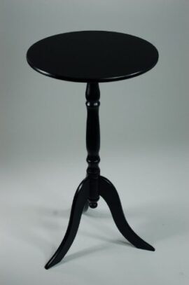 Table d’appoint en bois rond et noir. Table d’appoint en bois rond et noir.