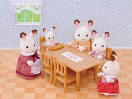 Sylvanian-Families-2933-Table-de-Repas-Poupes-et-Accessoires-Sylvanian-0-1