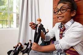 Harry-Potter-Poupe-Articule-Ron-Weasley-de-26-cm-en-Uniforme-Gryffondor-en-Tissu-avec-Baguette-Magique–Collectionner-Jouet-Enfant-FYM52-0-1