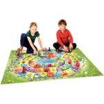 Tapis de jeu « Le jeu de l’oie » – 100×150 cm Tapis de jeu « Le jeu de l’oie » – 100×150 cm